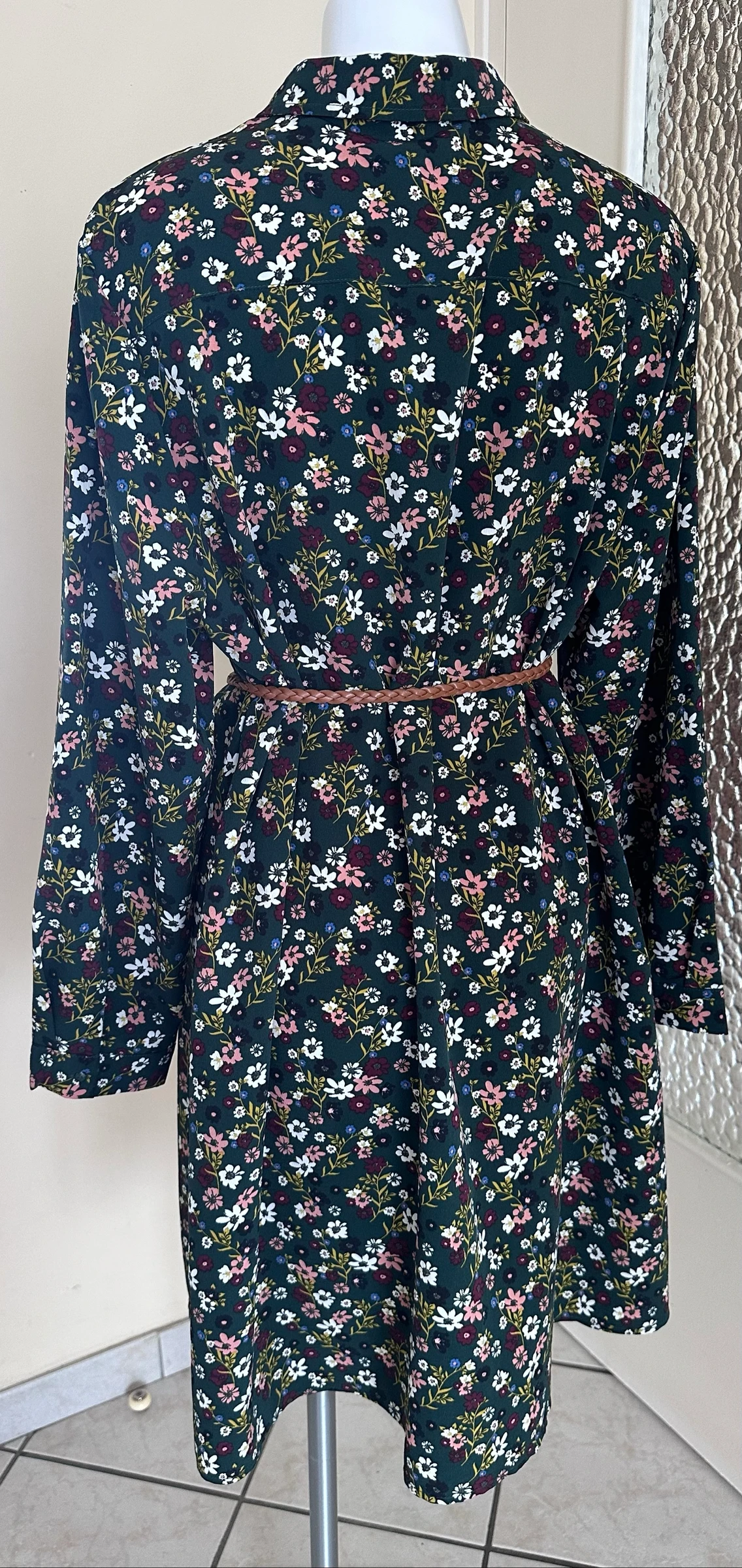 Vestido Floral Campo Fundo Verde Abotoado - Novo (T. XL / 44-46) – photo 11
